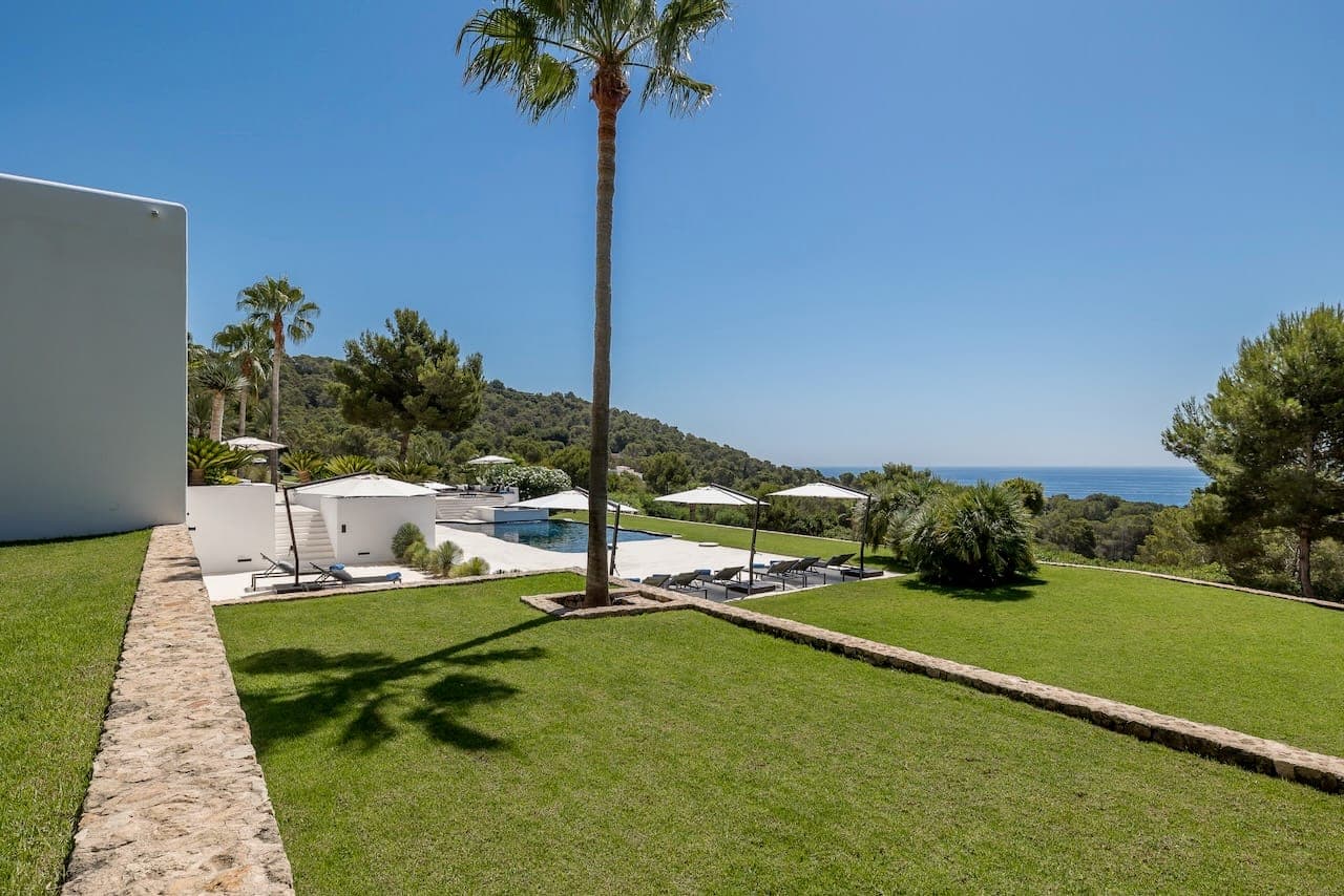 Garden palm pool sea view casa incendio ibiza spain padel