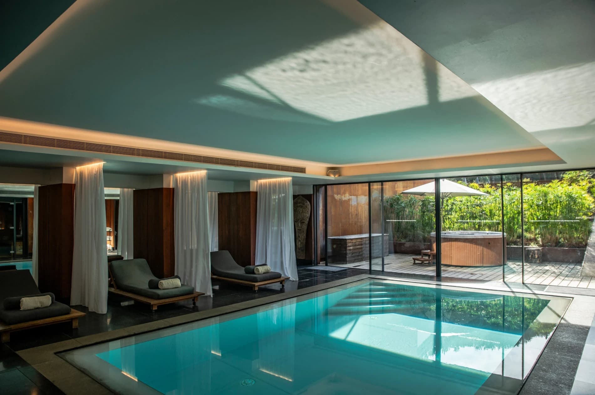Indoor pool spa loungers sublime comporta portugal padel
