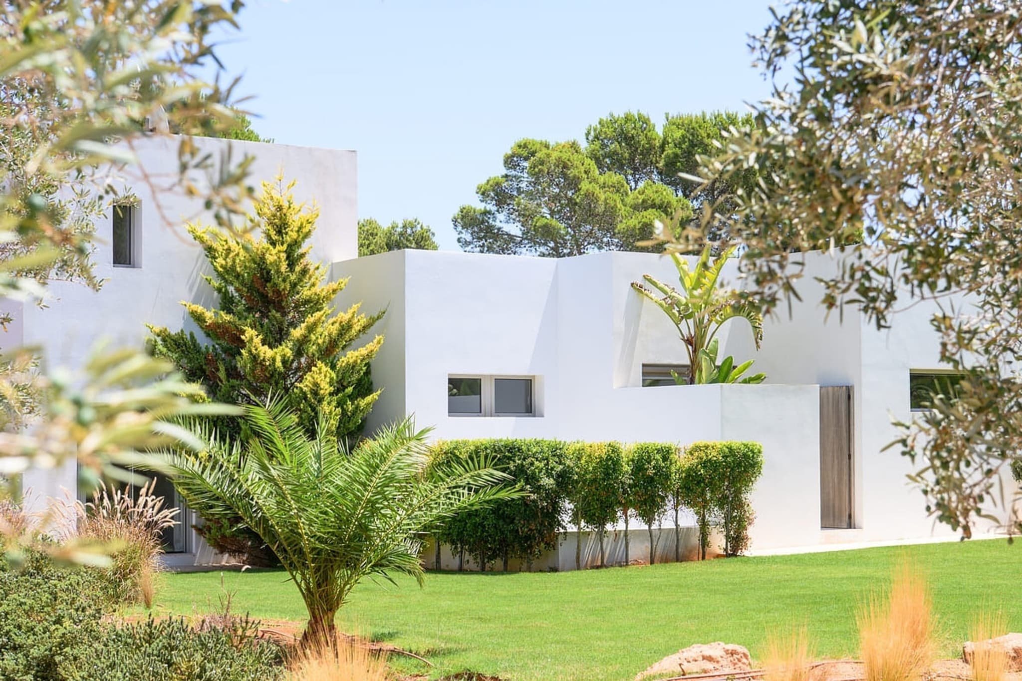 The white villa from the garden