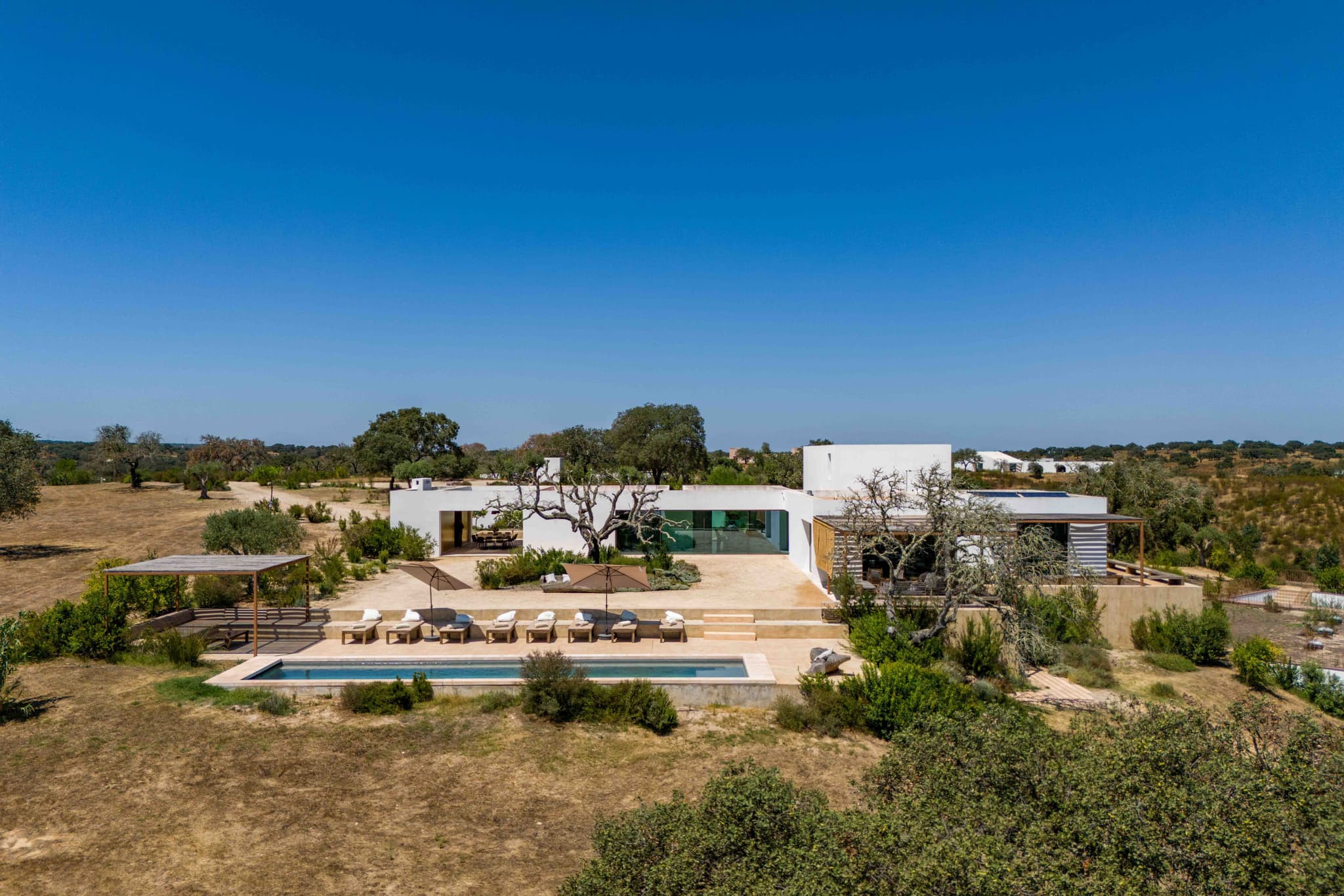 Villa Quail from the air, the pool and the countryside around it